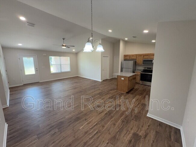 Building Photo - 4208 Eleanor St