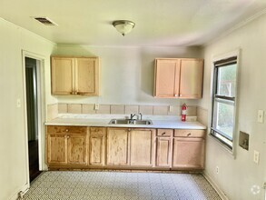 Building Photo - 3216 Brady St