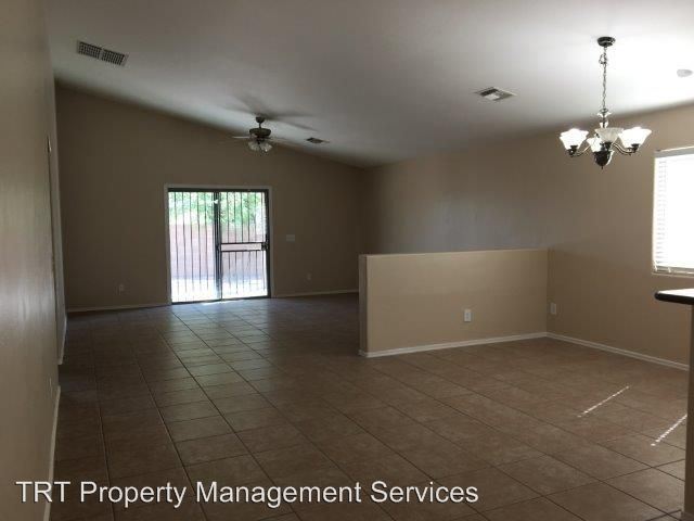 Foto del edificio - 3931 E Isaiah Dr