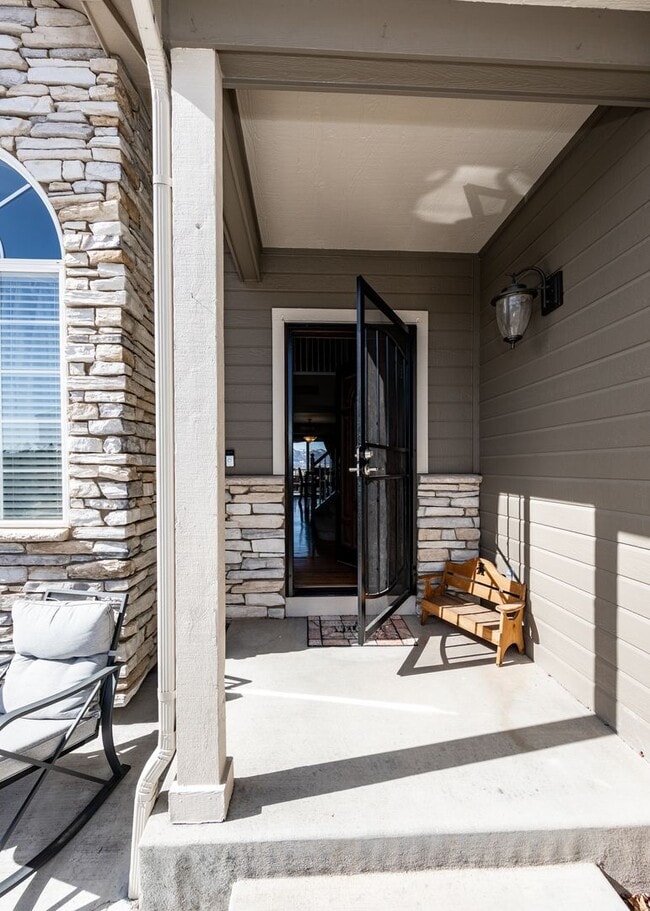 Building Photo - Fabulous 6 bedroom + office D20 Home with ...