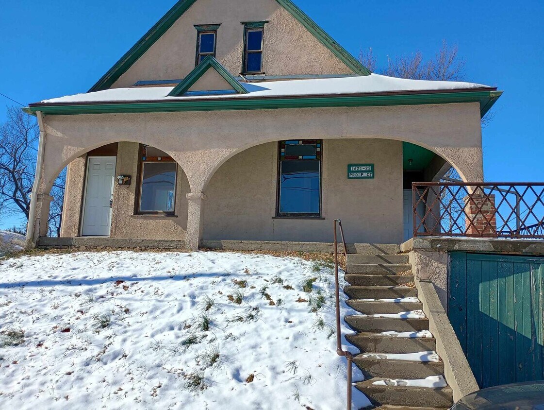 Foto principal - 1621-1623 Prospect Ave