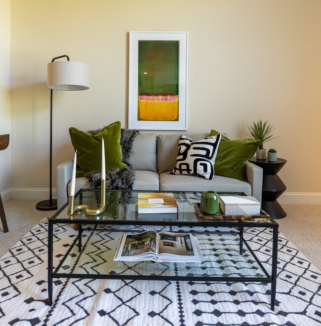 River Oaks West Apartments at 43355 Cliffside Ct Novi, MI