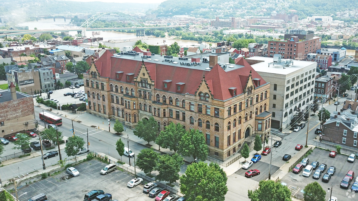 Foto principal - Fifth Avenue School Lofts