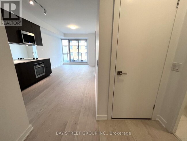 Photo du bâtiment - 609-609 Avenue Rd