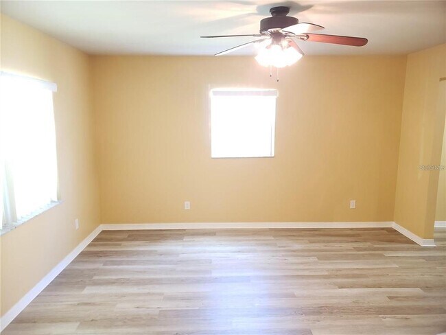 Foto del edificio - 1364 Fairway Dr