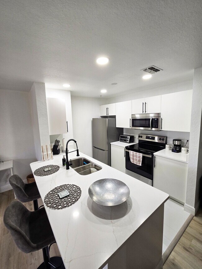 Foto del edificio - 5447 Vineland Rd