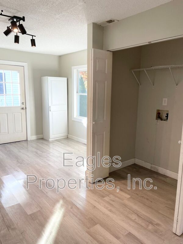 Foto del edificio - 108 Head St