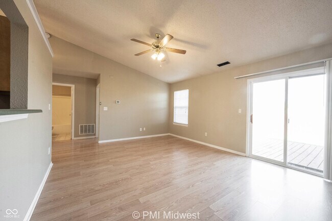 Building Photo - 1406 Blue Grass Pkwy