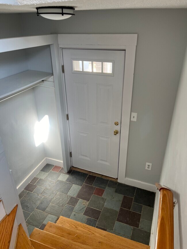 Building Photo - 9 Plainfield Ave