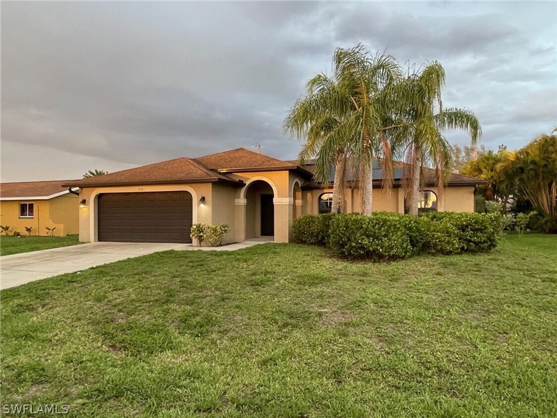 Primary Photo - Beautiful 3/2/2- NE Cape Coral- SEE IT TODAY!