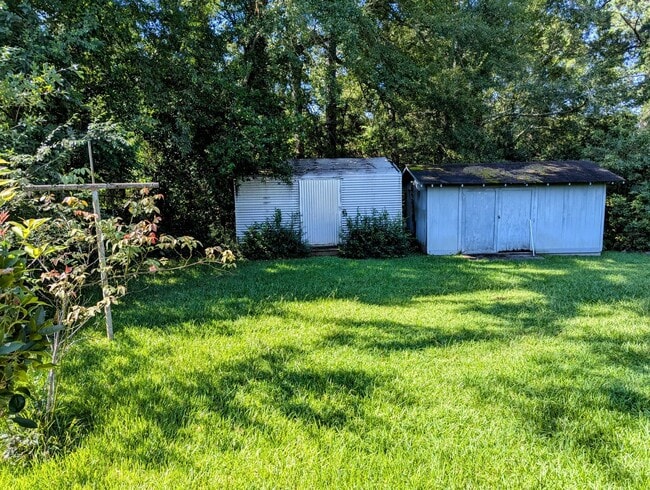 Building Photo - Fully Updated 3 Bedroom Home For Rent