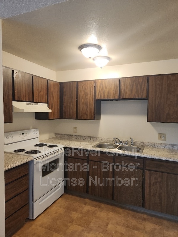 Building Photo - 2131 S 4th St W