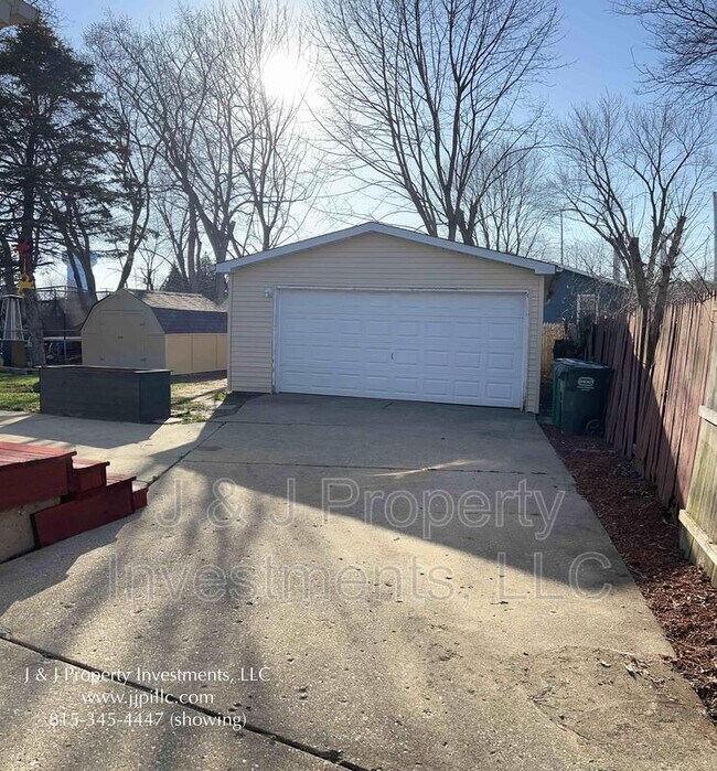 1009 Bonnie Brook Ln, Round Lake Beach, IL 60073 House Rental in