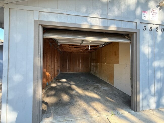 Foto del edificio - Gareth Ln - Triplex