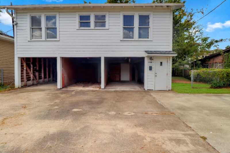 Primary Photo - 1708 W Common St