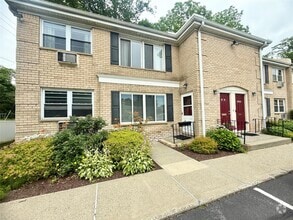Building Photo - 250 Beechwood Ave