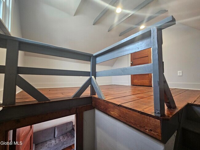 Foto del edificio - 51 Sacandaga Rd