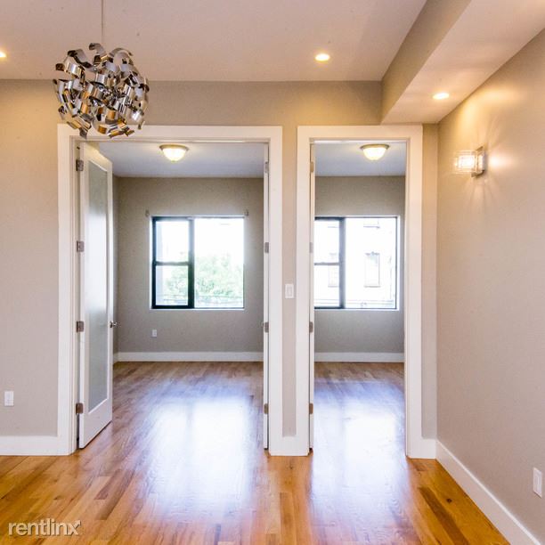 Foto del edificio - 1820 Putnam Ave