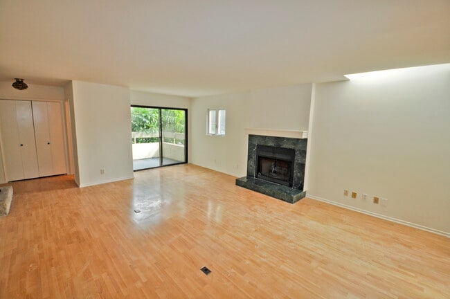 Building Photo - 4063 La Salle Ave
