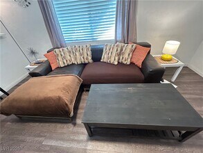 Building Photo - 308 S 10th St