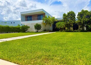 Building Photo - 16569 Botaniko Dr N