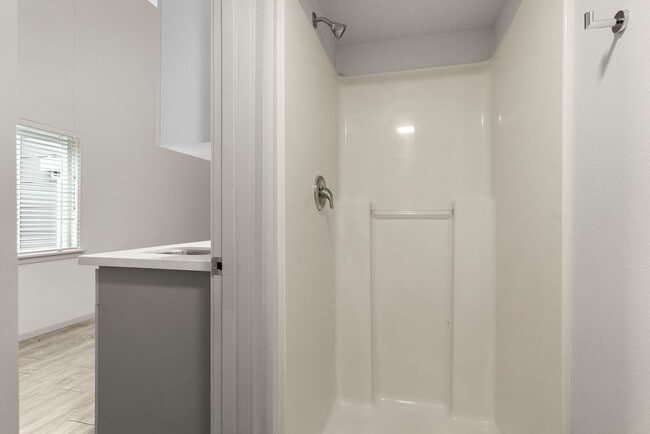 Interior Photo - 1806-1812 12th Ave Apartments
