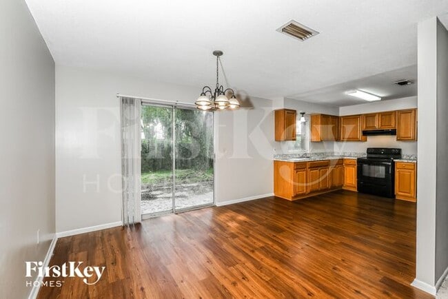 Foto del edificio - 1642 Kemberly Ave