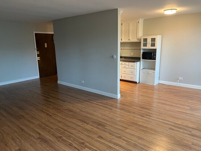Foto del edificio - 5500 Hillcrest Ln
