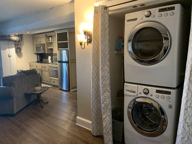 Washer/Dryer - 223 S Grand St