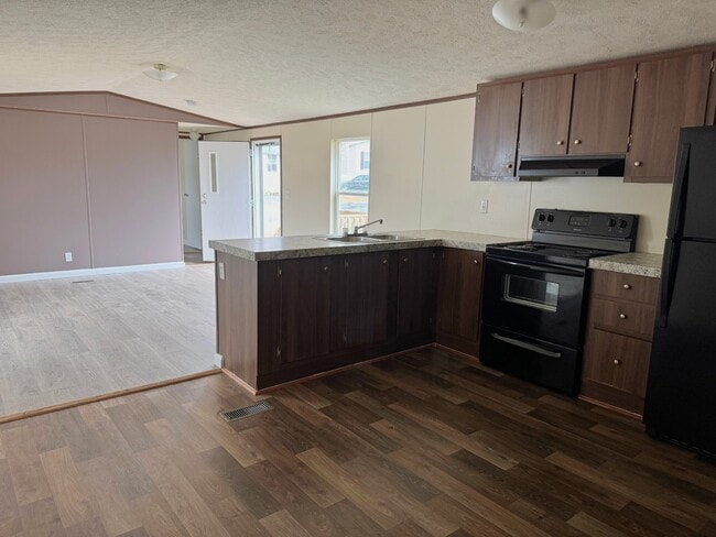 Foto del edificio - 565 Travis Wy