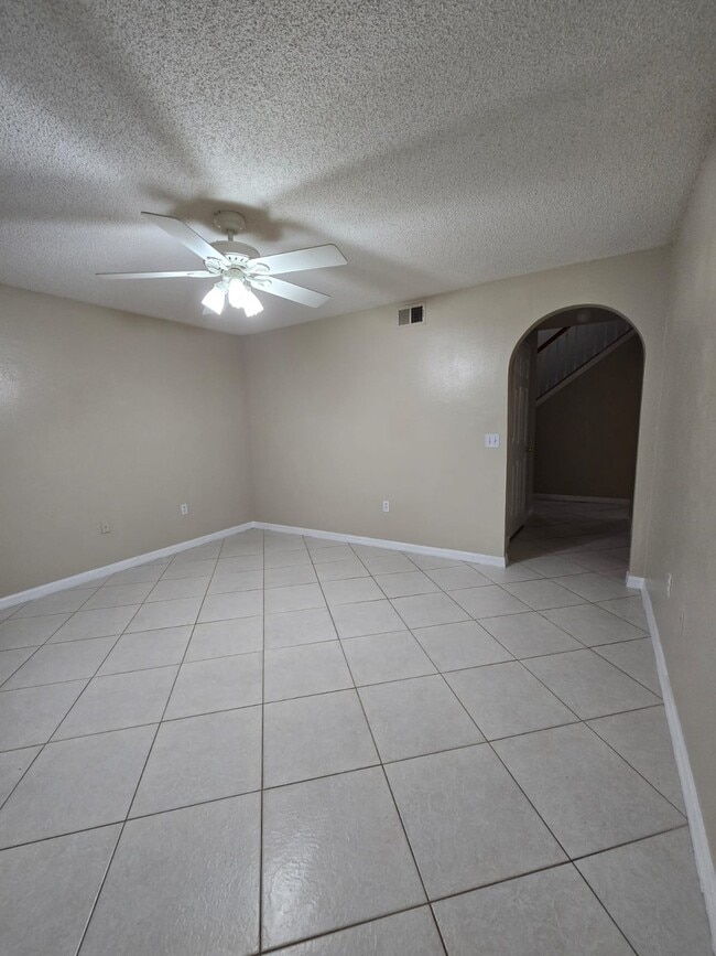 Building Photo - 12473 Woodbury Cove Dr
