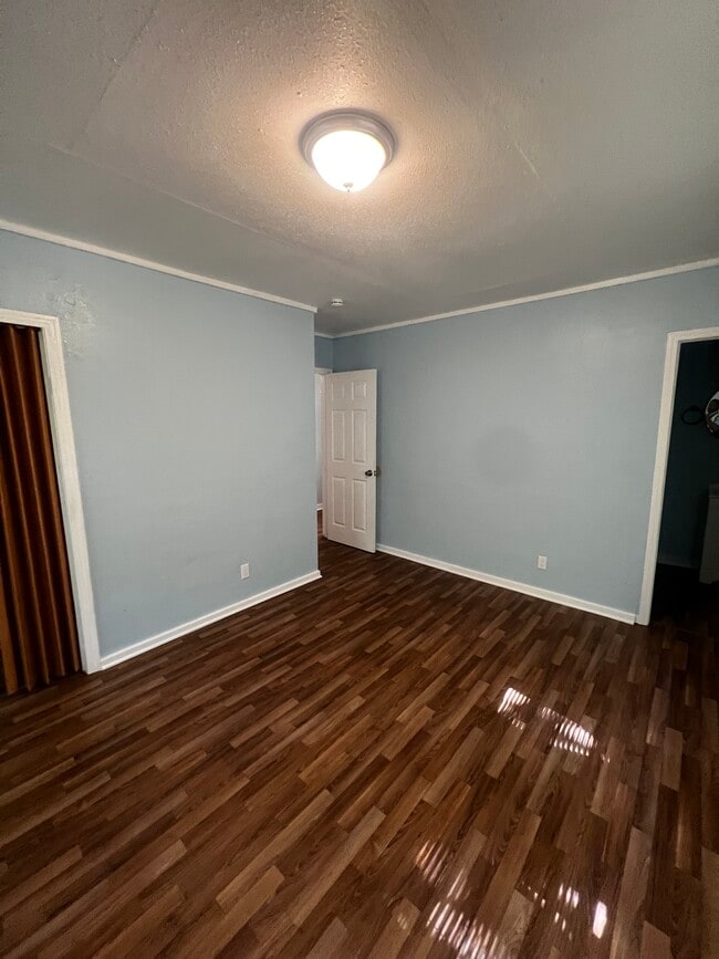 Building Photo - 3155 Shirley Dr