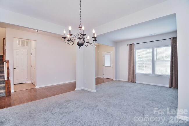 Foto del edificio - 5115 Chapel Chase Lane