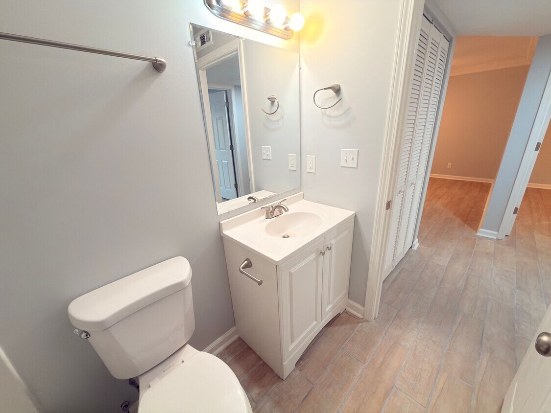 Building Photo - Floranna Park Apartments