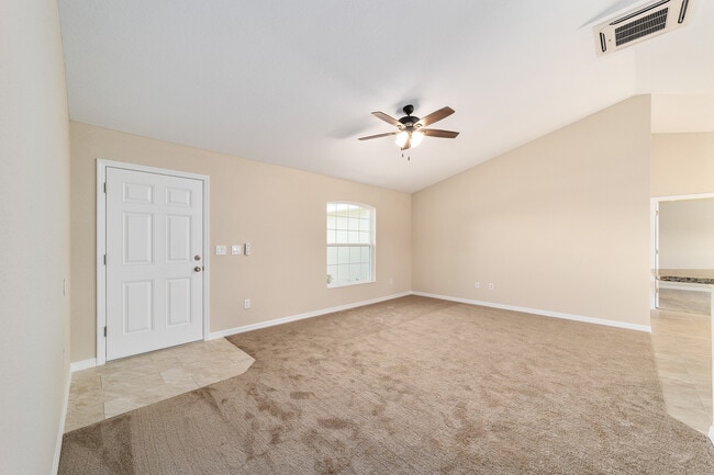 Foto del edificio - 194 Willow Rd