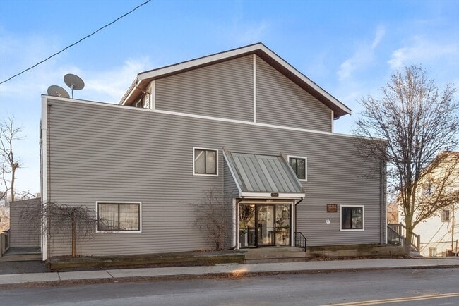 Building Photo - 286 Fenno St