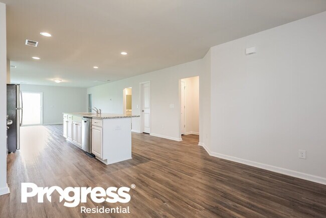 Building Photo - 457 Pollyanna Dr