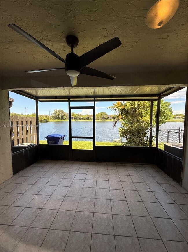 Foto del edificio - 1037 NW 107th Ave