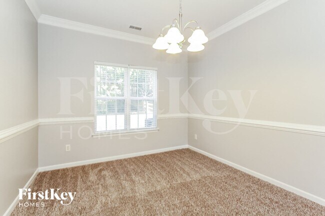 Building Photo - 6015 Forest Pond Dr