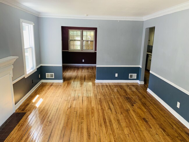 Foto del edificio - 933 W Grand River Rd