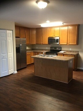 Primary Photo - 3 bedroom/2 bath unit in Williamsburg