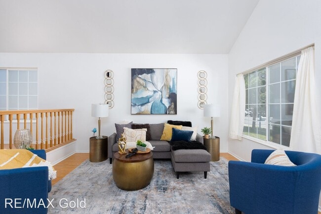 Foto del edificio - 4 br, 3 bath House - 1285 Glendora Lane