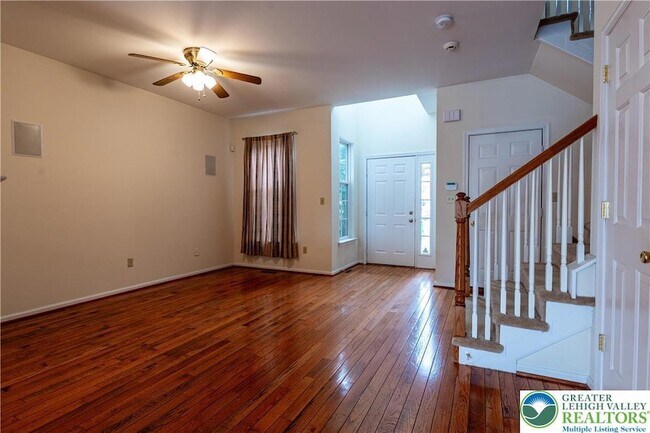 Foto del edificio - 5811 Fresh Meadow Dr