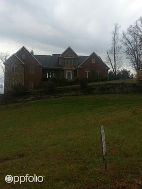 Primary Photo - 1167 River Dr