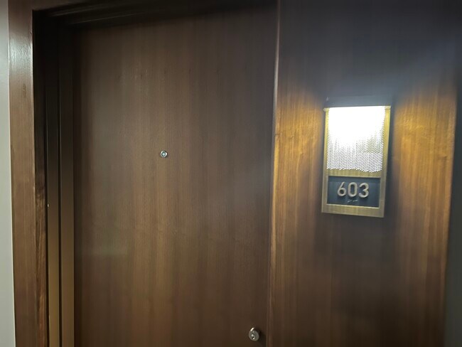 Foto del edificio - 4960 Fairmont Ave