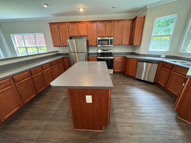 Building Photo - Beautiful and Spacious 2 Bedroom 2.5 Bath ...