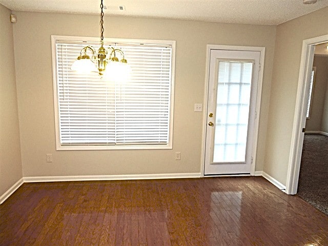 Building Photo - 811 Karie Dr