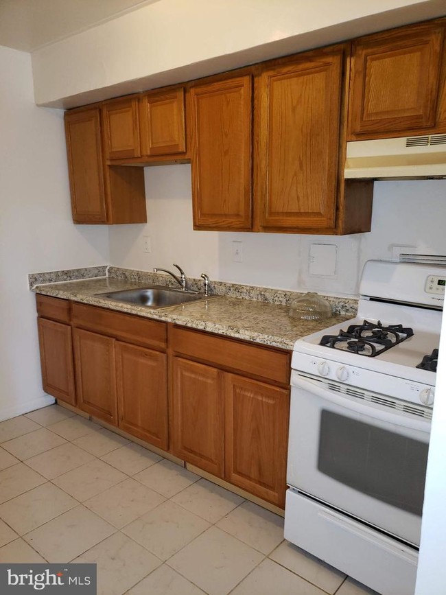 Foto del edificio - 6011 Emerson St