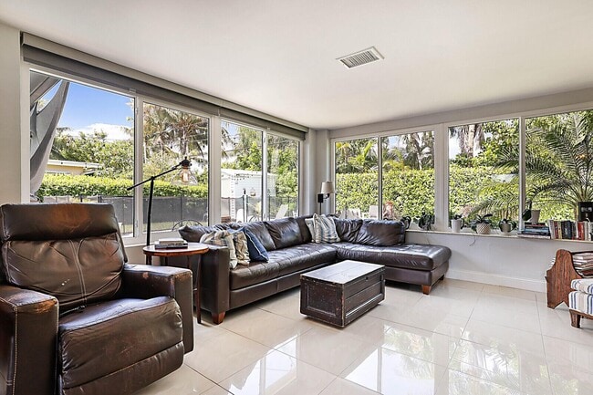 Foto del edificio - 441 NE 24th St