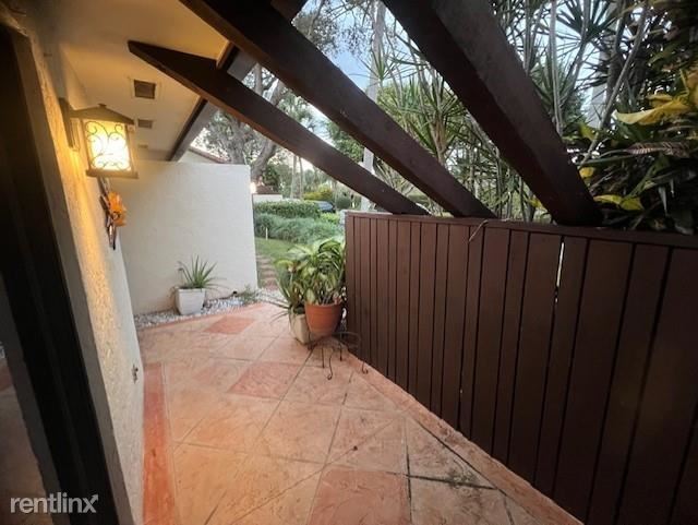 Foto del edificio - 6854 Tiburon Dr